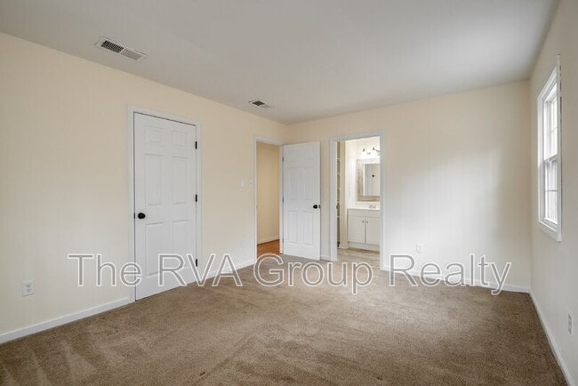 Building Photo - 8907 Huntingcreek Terrace