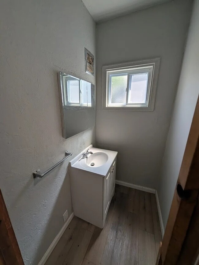 Building Photo - 439 27th St