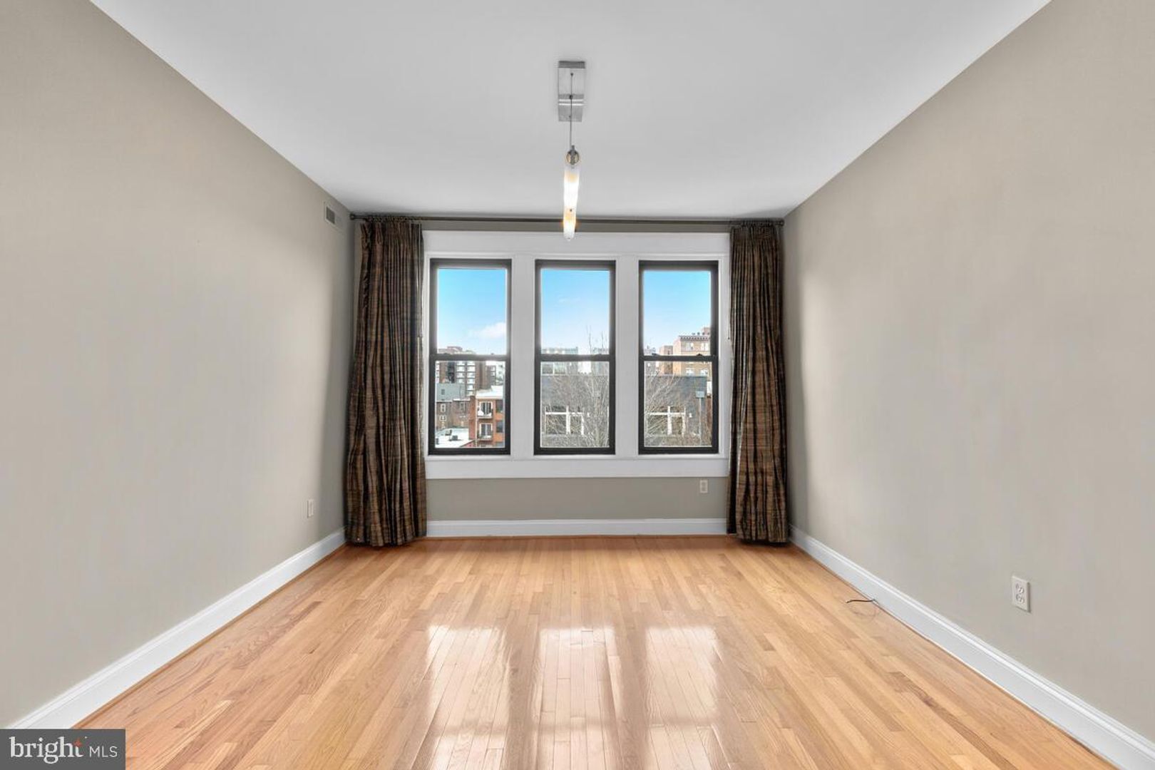 Building Photo - 1215 10th St NW