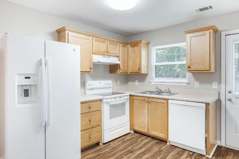 Building Photo - 109 Creekside Dr