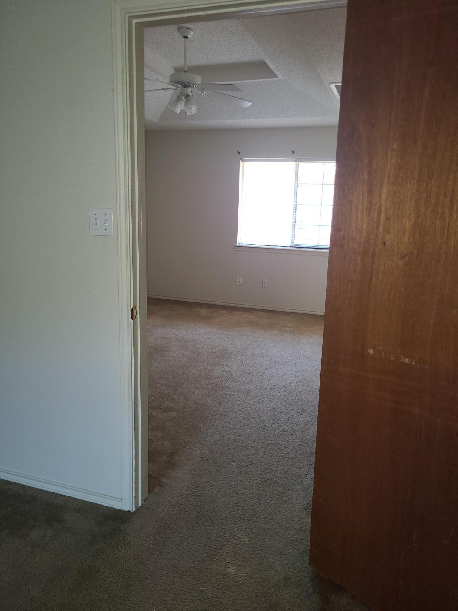 Building Photo - 1018 Lexington Cir