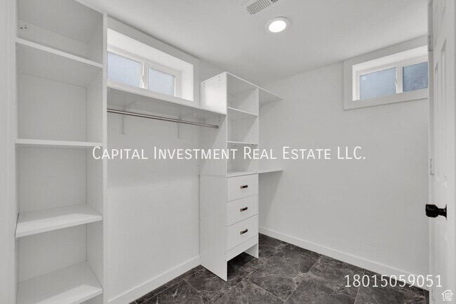 Building Photo - 684 Oquirrh Ave