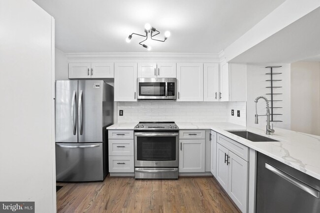 Building Photo - 2858 New Providence Ct