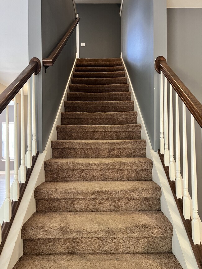 Building Photo - 6005 Fiori Dr