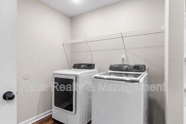 Building Photo - 1709 Evans Rd