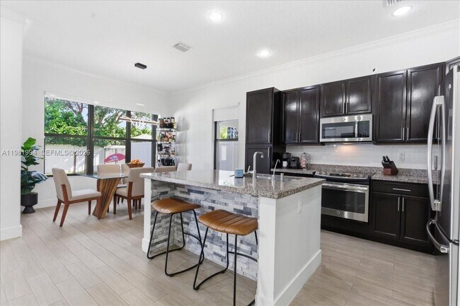 Building Photo - 3407 W 99th Pl