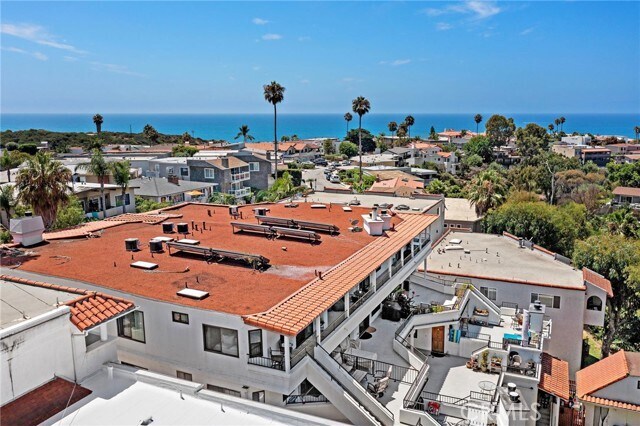 Building Photo - 210 Avenida Montalvo