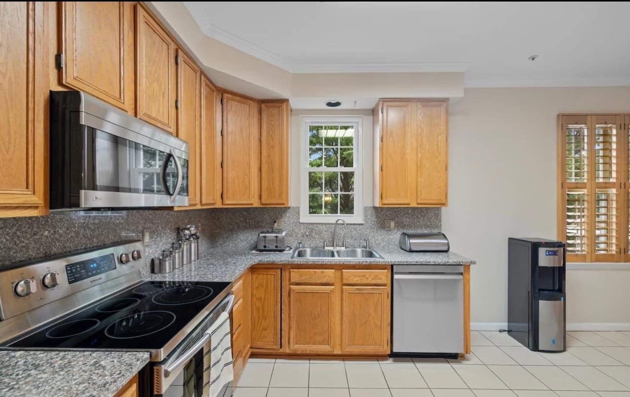 Building Photo - 5714 Silk Tree Dr