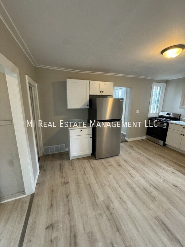 Building Photo - 634 Catawba Ave