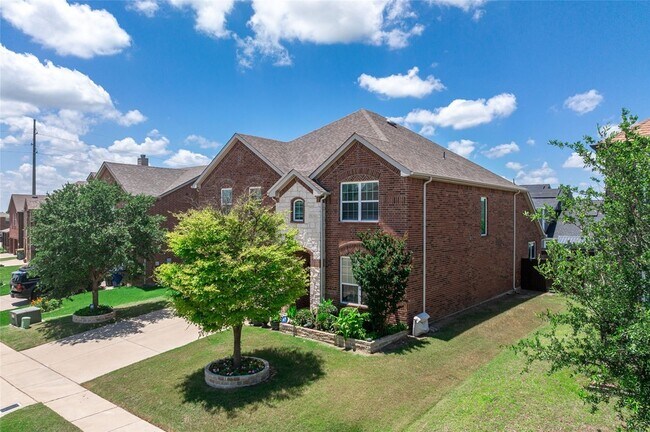 Building Photo - 910 Cormorant Dr