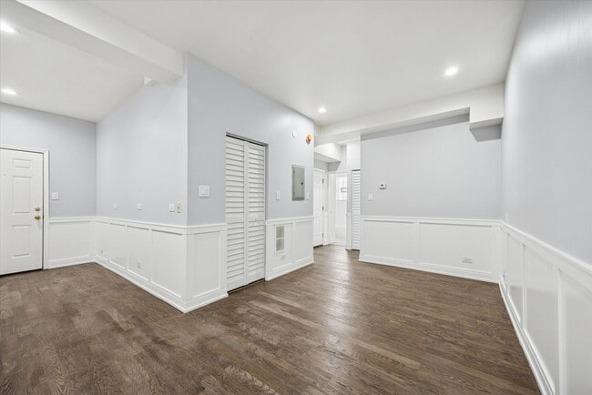 Building Photo - 4212 S King Dr