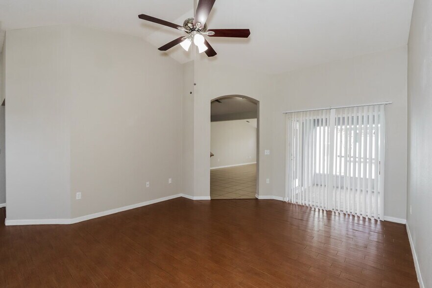 Building Photo - 8834 Pebblebrooke Dr