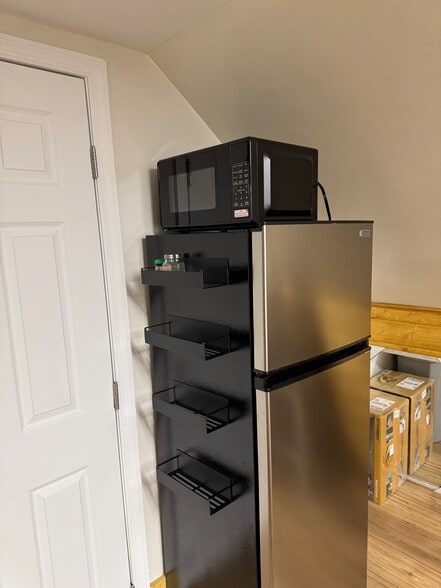 Building Photo - 2470 Crow Valley Rd NW