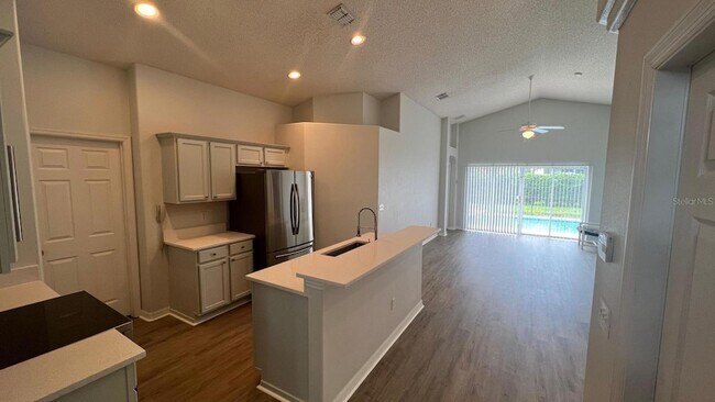 Building Photo - 16628 Palm Spring Dr
