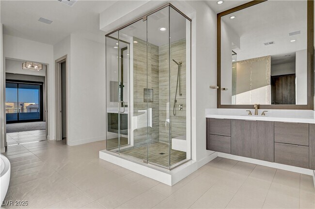 Building Photo - 68 Grey Feather Dr