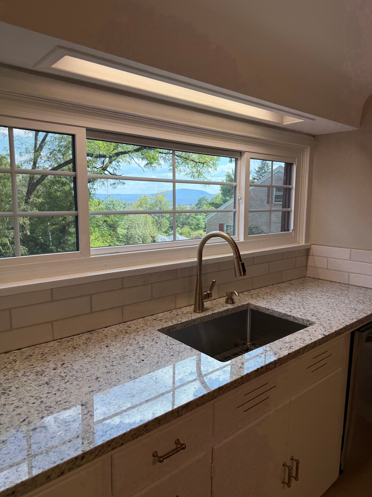 Building Photo - 101 41st St