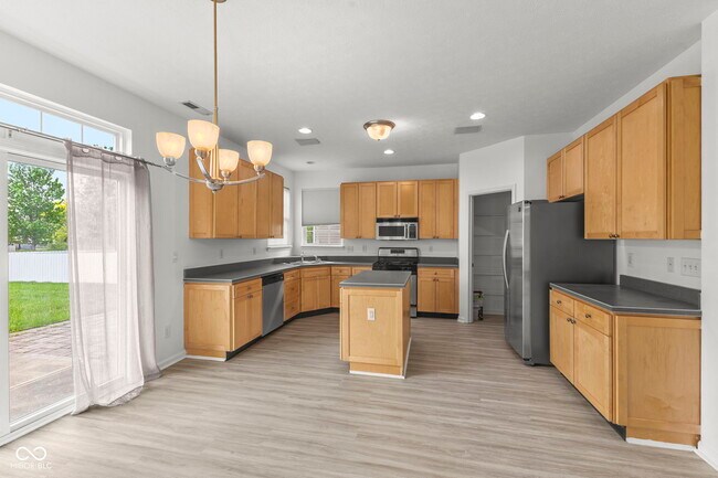Building Photo - 13711 Alvernon Pl