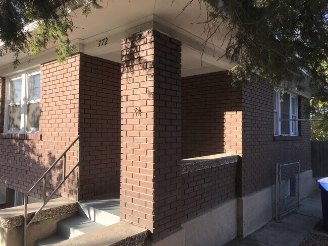 Building Photo - 772 McClelland St
