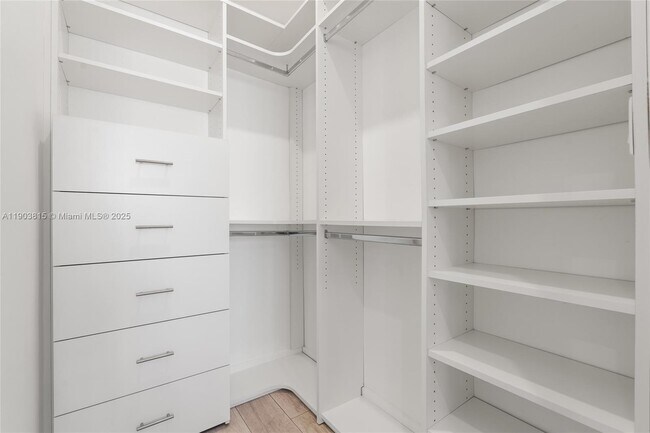 Building Photo - 1610 Euclid Ave