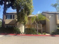 Building Photo - 8545 Villa La Jolla Dr