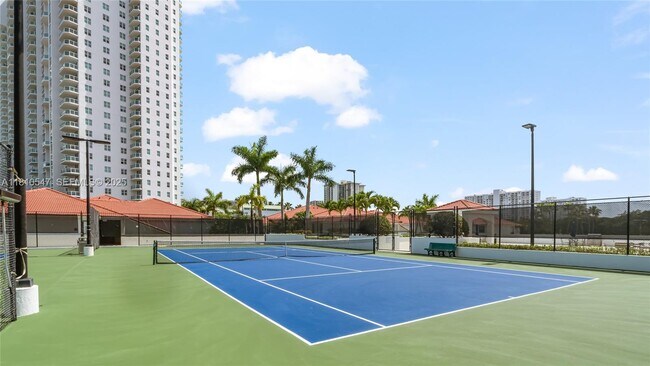 Building Photo - 3245 NE 184th St