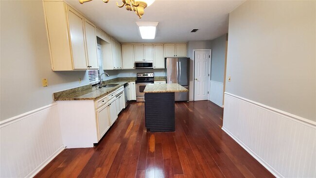 Building Photo - 4914 Ballygar Dr