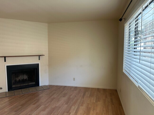 Building Photo - 355 N Chorro St