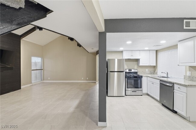 Building Photo - 4039 Village Square