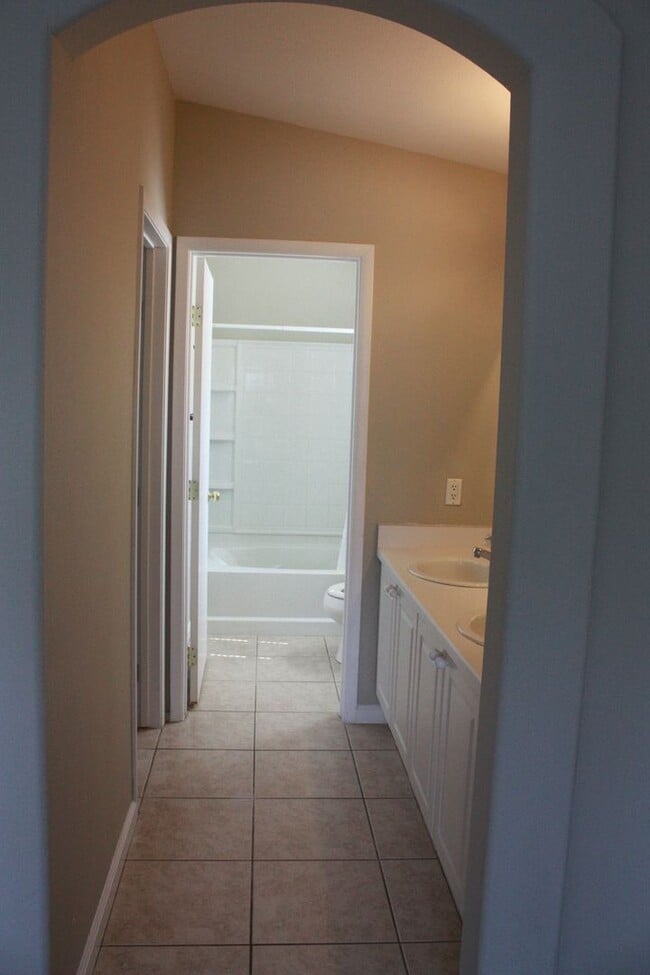 Building Photo - Remarkable totally renovated 2bed 2bath townhome is SW Las Vegas