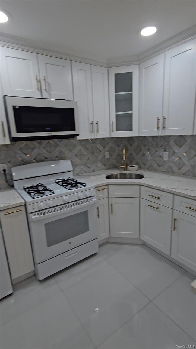 Building Photo - 101-25 111th St