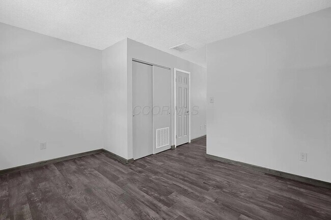 Building Photo - 53 Neil St