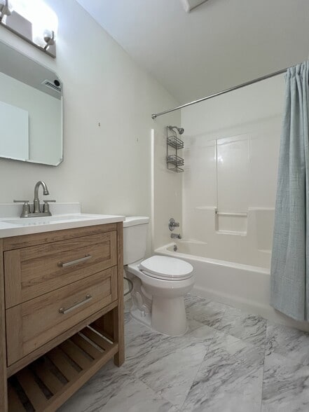 Building Photo - 2691 24th Rd S