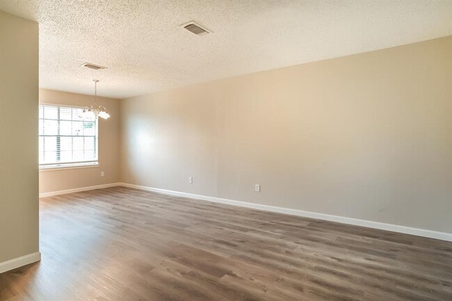 Building Photo - 9618 Poynes Dr