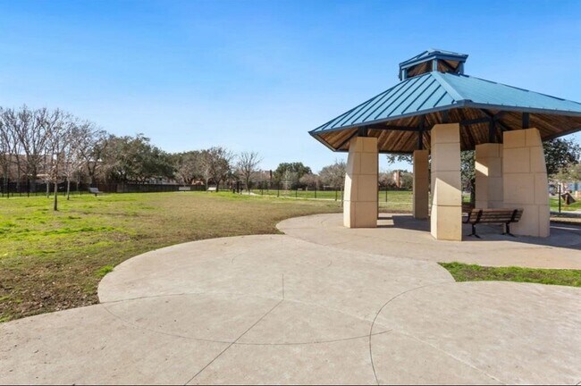 Building Photo - 11623 Waldemar Dr