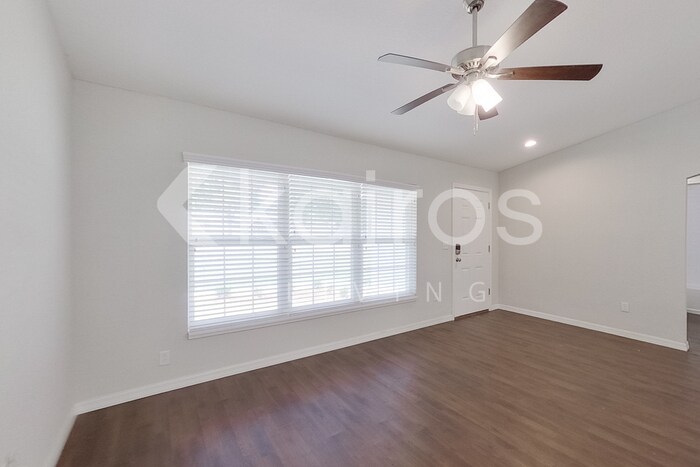Building Photo - 3820 SE 136th Pl