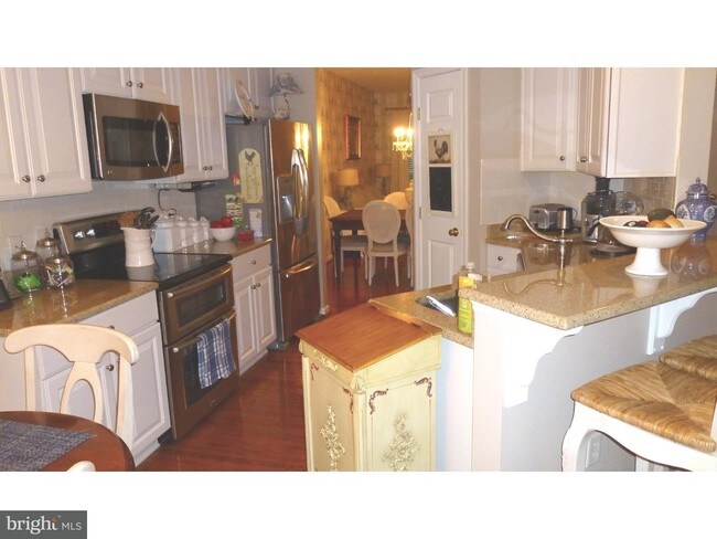 Building Photo - 209 Creekside Dr