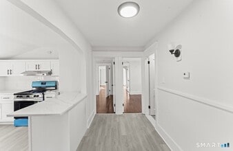 Building Photo - 541 Savin Ave