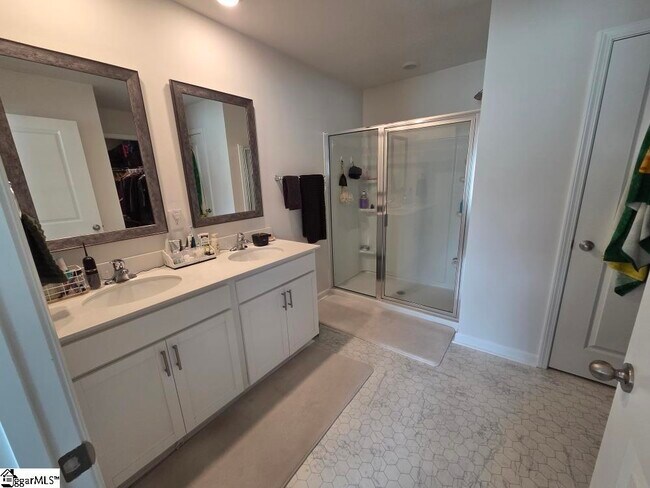 Building Photo - 3045 Hickory Rdg Trl