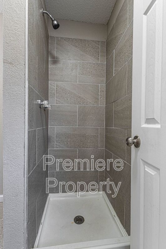 Building Photo - 5421 The Paseo