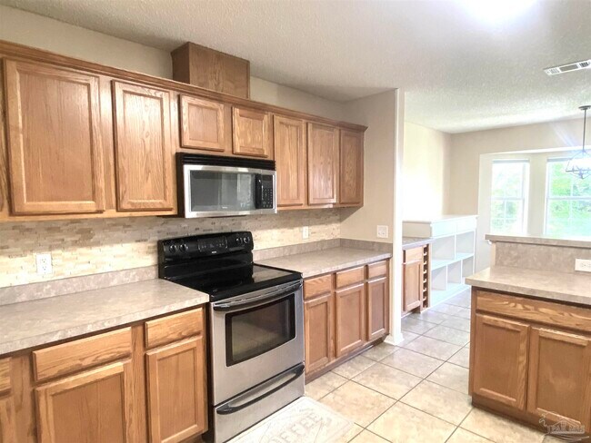 Building Photo - 6425 Sarasota St