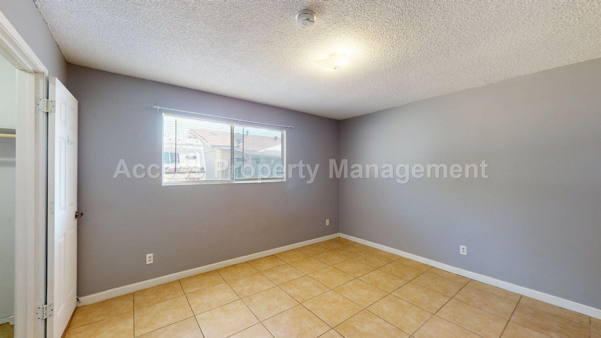 Building Photo - 3002 Lake Park Ct