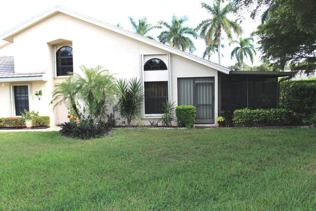 Building Photo - 10832 Stafford Cir N
