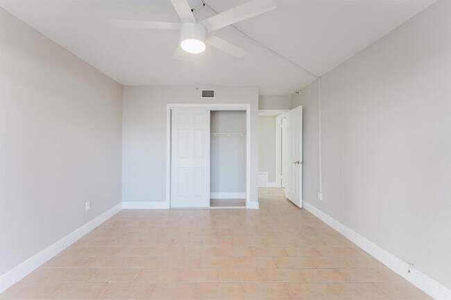 Building Photo - 859 Jeffery St