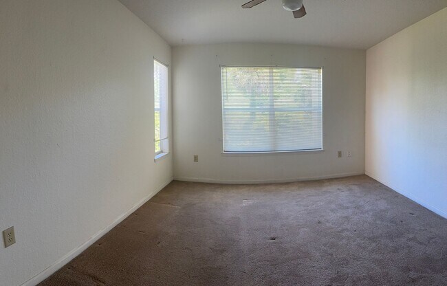 Building Photo - 940 Village Trail