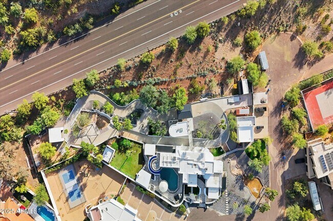 Building Photo - 3112 E Palo Verde Dr