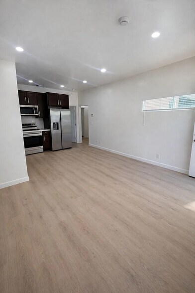 Building Photo - 9148 Columbus Ave