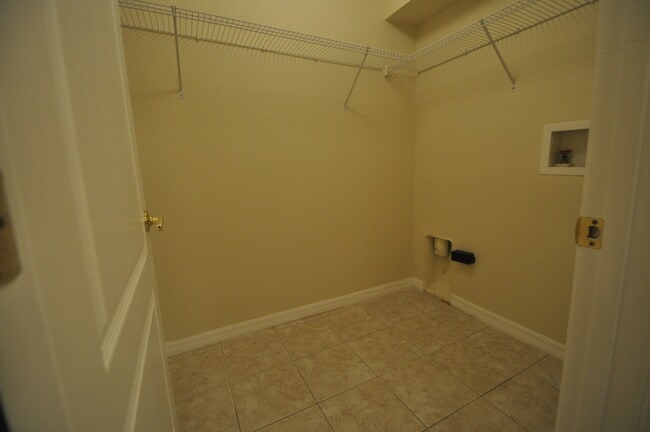 Building Photo - LAKE MARY: 3/2.5 Townhome in Feathers Edge