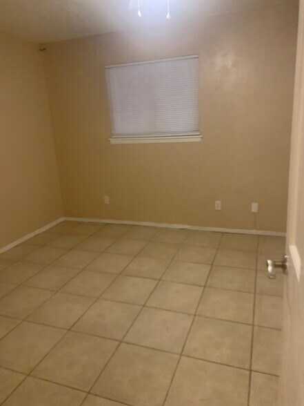 Building Photo - 2800 Cerrillos Rd