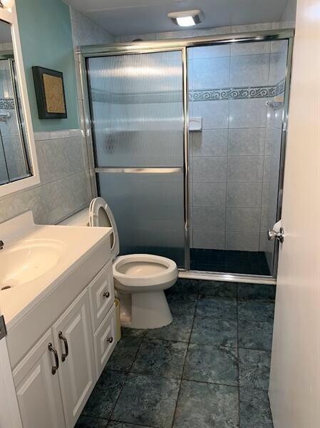 Building Photo - 4000 Crystal Lake Dr