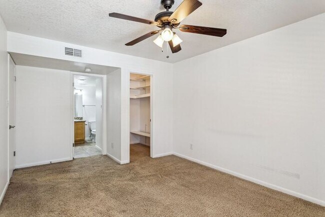 Building Photo - Prime poolside corner 2 bedroom 2 bath con...